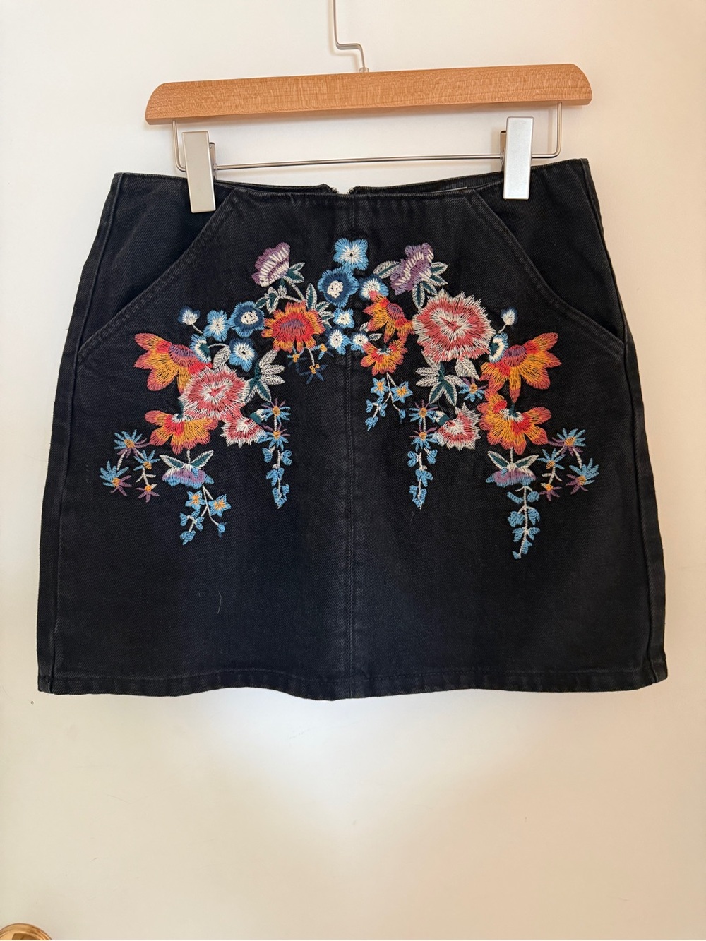 Topshop Moto Black Floral Embroidered Denim Mini Skirt Size 8 Y2K